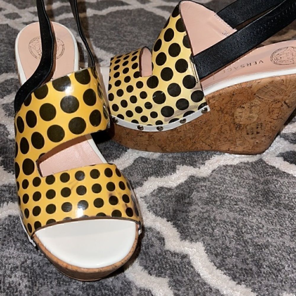 •VERSACE vintage wedges• - Picture 6 of 13